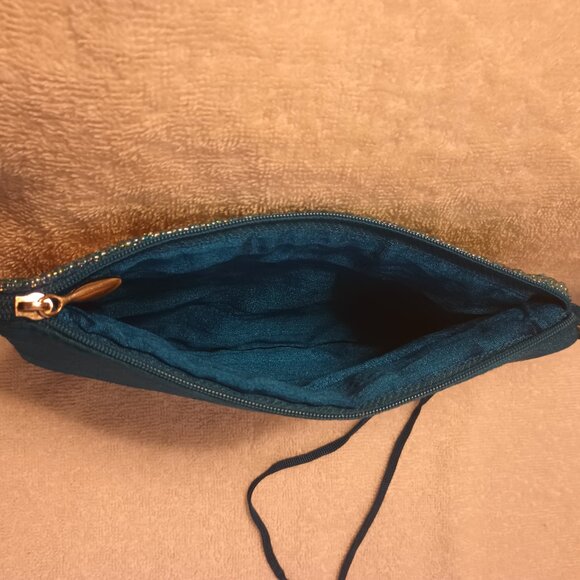 Pineapple Hand Beaded Fashion Cellphone bag. - Picture 2 of 4